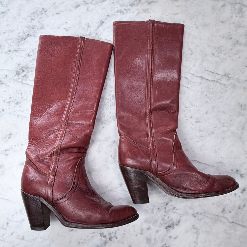 Vintage FRYE tall knee-high pull on boot in size 7.5B